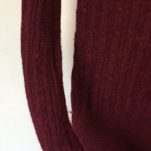 Hollister v-neck sweater - Picture 5 of 5